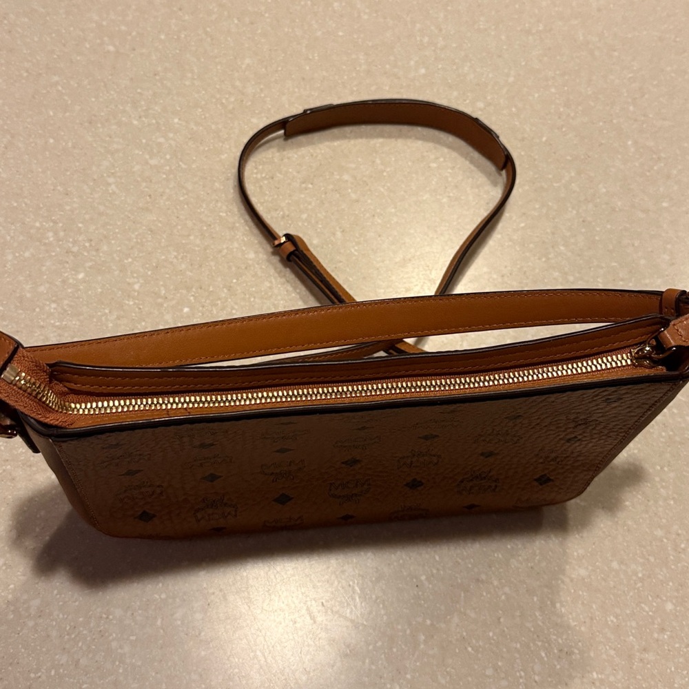 MCM Aren Visetos Shoulder Bag Crossbody Handbag in Cognac Very Good Condition - Picture 8 of 15